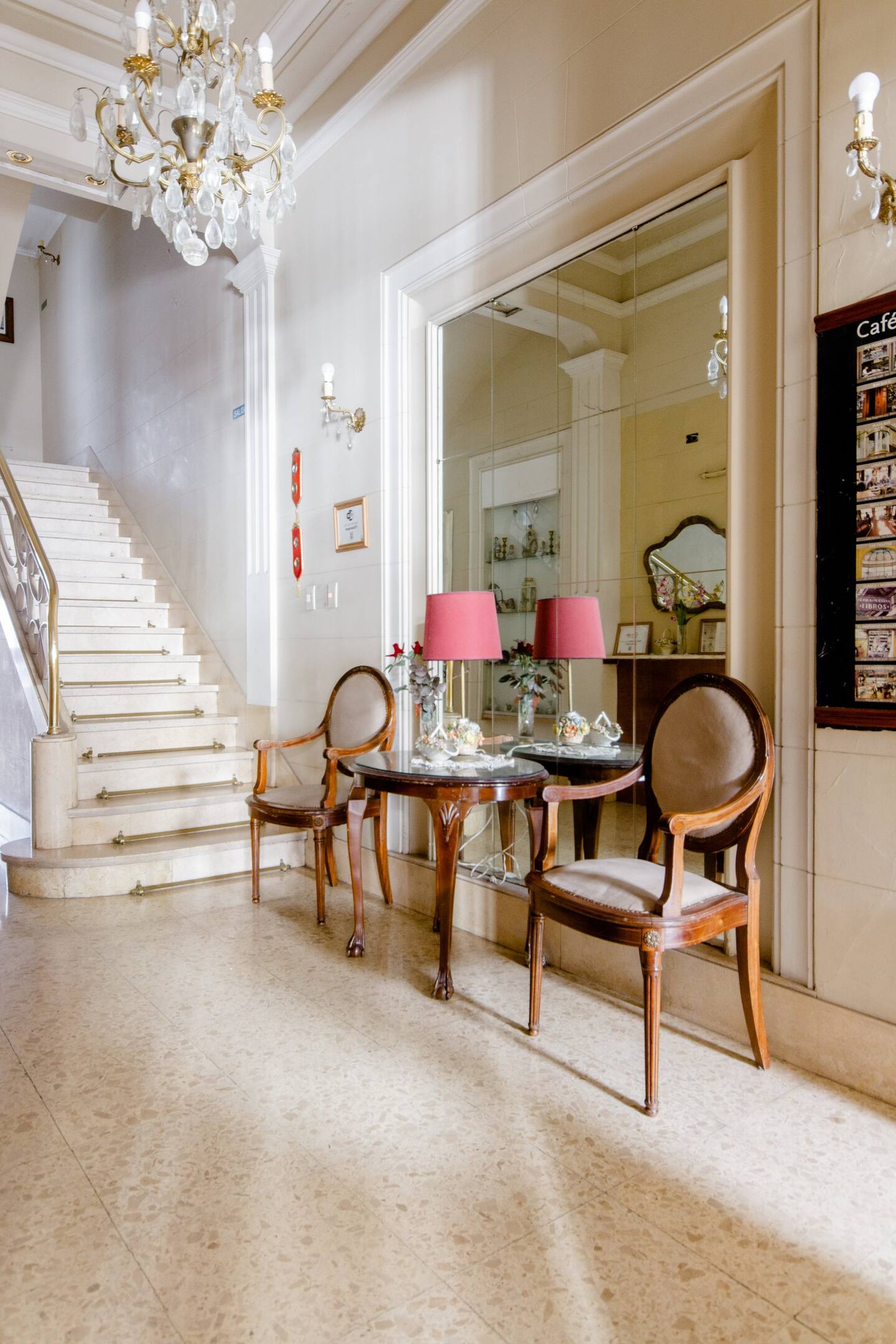 Escalera de mármol Baires House